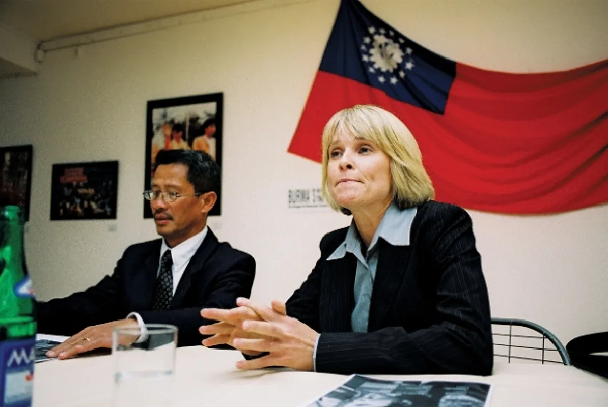 Horem pádem, 2004 - fotogaléria