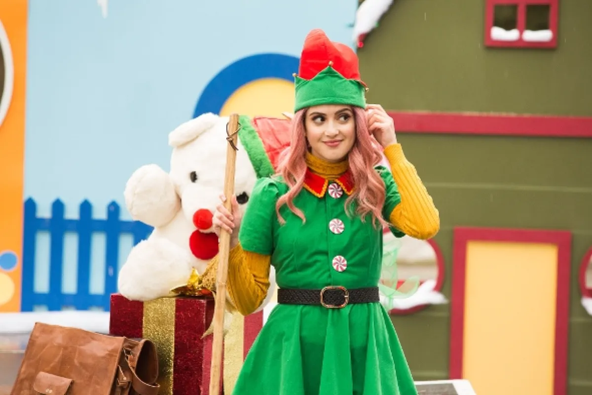 Popoluška: Vianočné želanie (A Cinderella Story: Christmas Wish), 2019 - fotogaléria