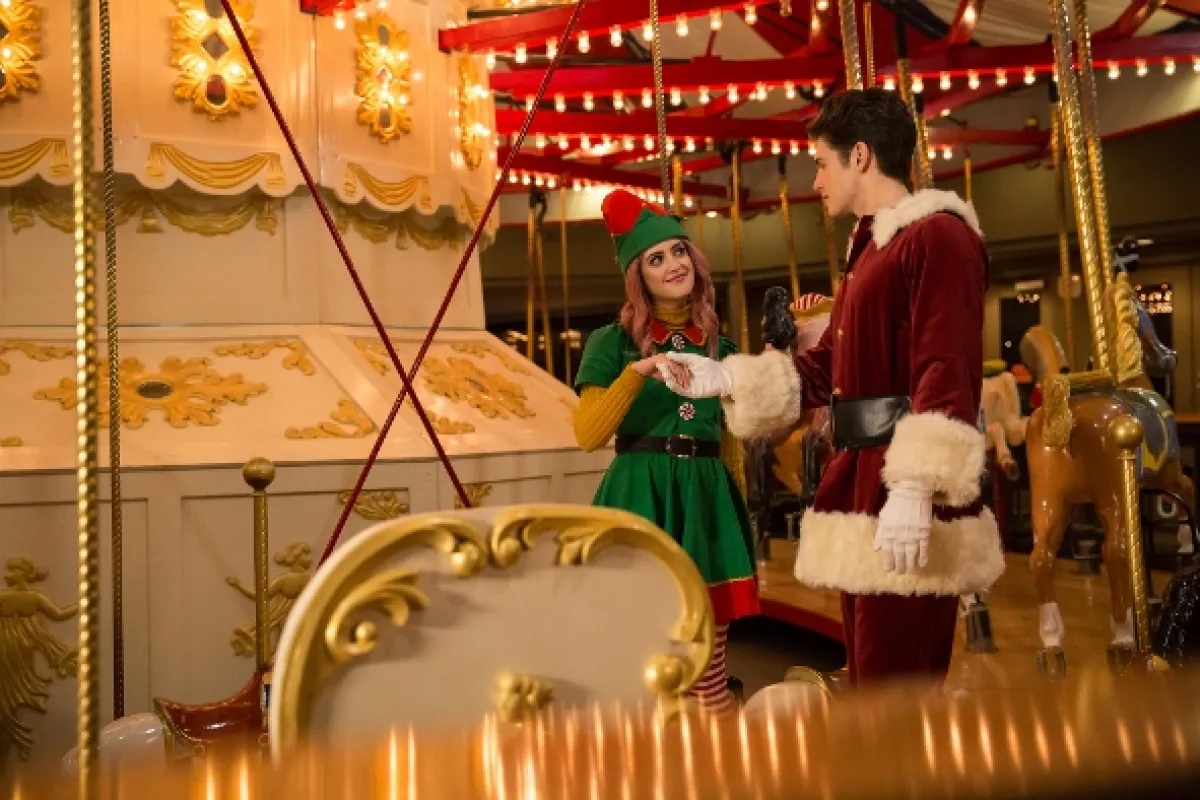 Popoluška: Vianočné želanie (A Cinderella Story: Christmas Wish), 2019 - fotogaléria