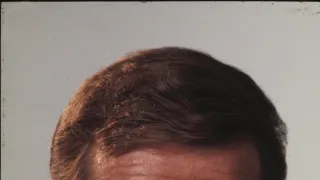 Muž se zlatou zbraní