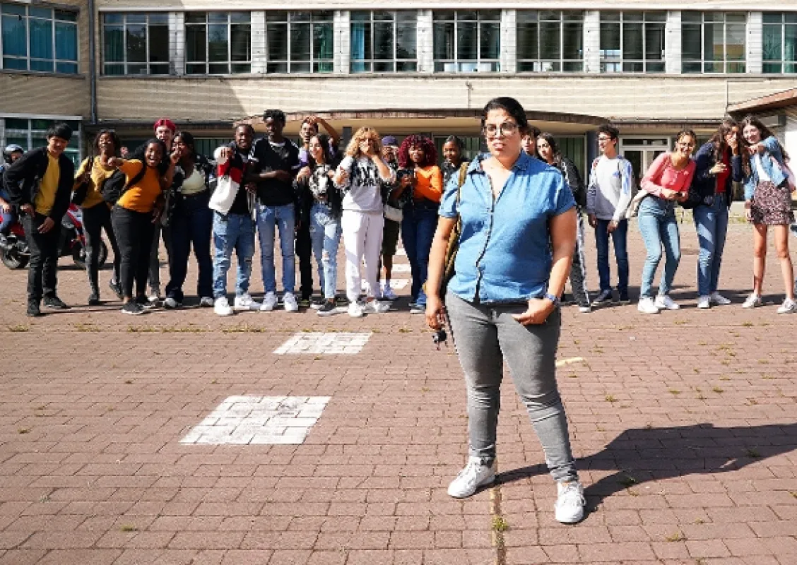 Fakjú, pani profesorka (La trés trés grande classe), 2022 - fotogaléria