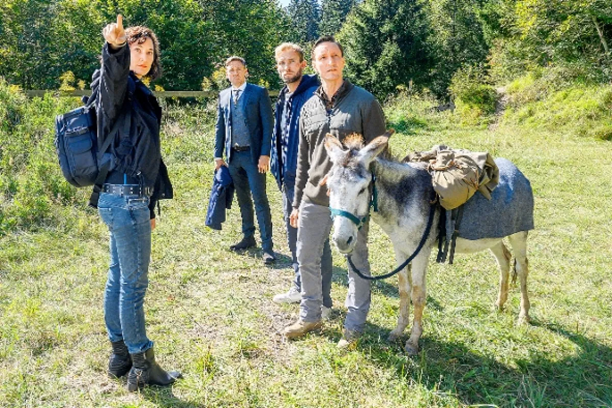 Alpskí policajti: Zabijak s kušou (Einsatz in den Alpen: Der Armbrustkiller), 2022 - fotogaléria