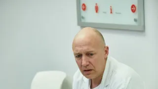 Ordinace v růžové zahradě 2 (880)