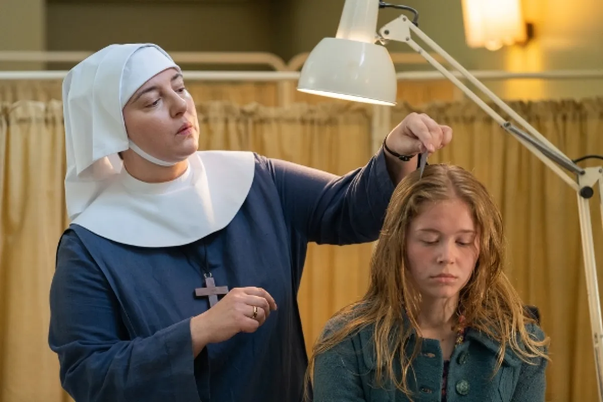 Zavolejte porodní sestřičky (Call the Midwife XII), 2023 - fotogaléria