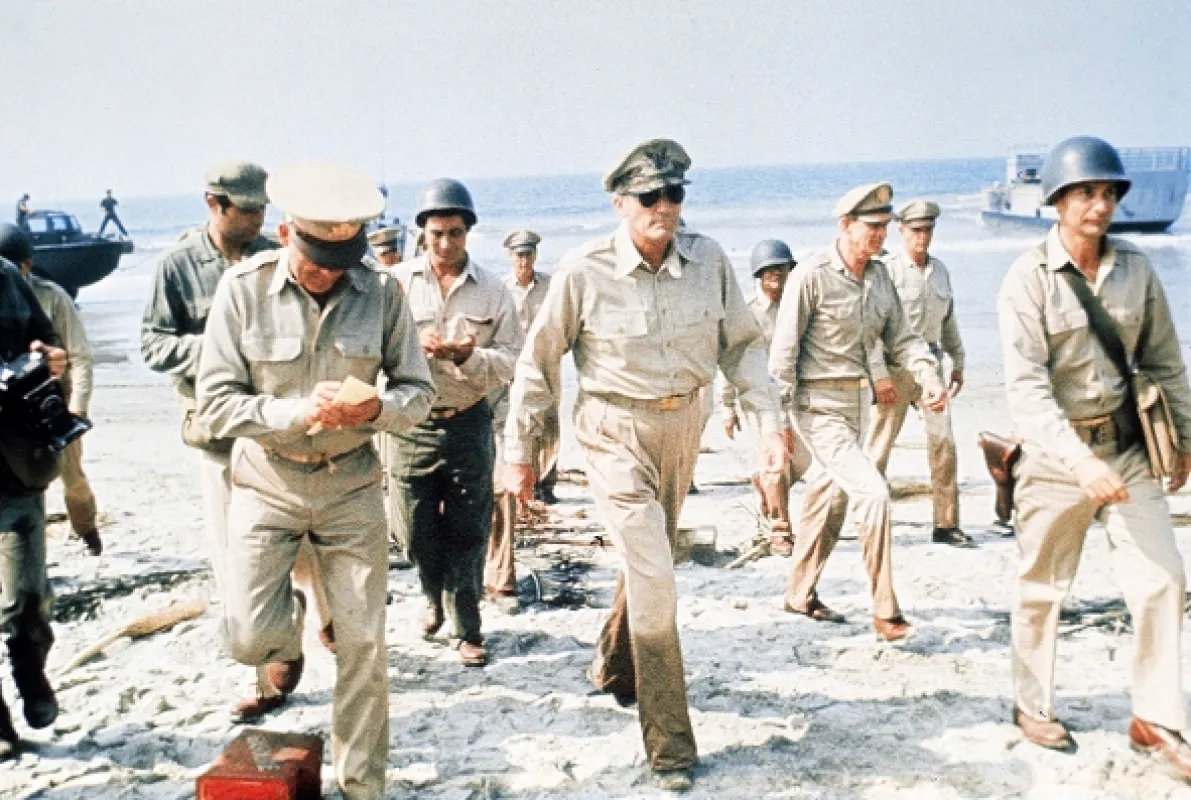 Generál MacArthur (MacArthur), 1977 - fotogaléria