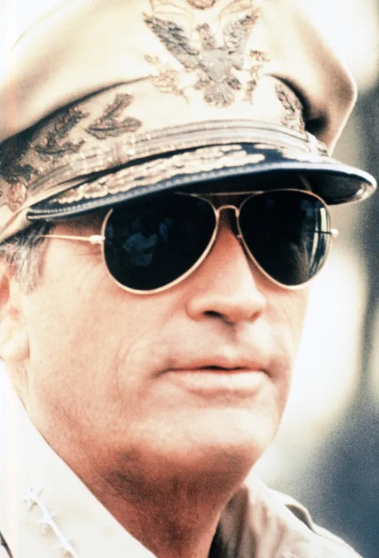 Generál MacArthur (MacArthur), 1977 - fotogaléria
