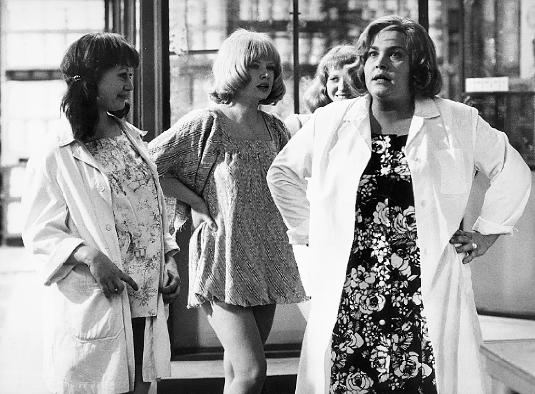Holky z porcelánu, 1974 - fotogaléria
