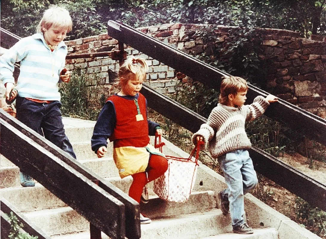 Čarodějky z předměstí, 1990 - fotogaléria