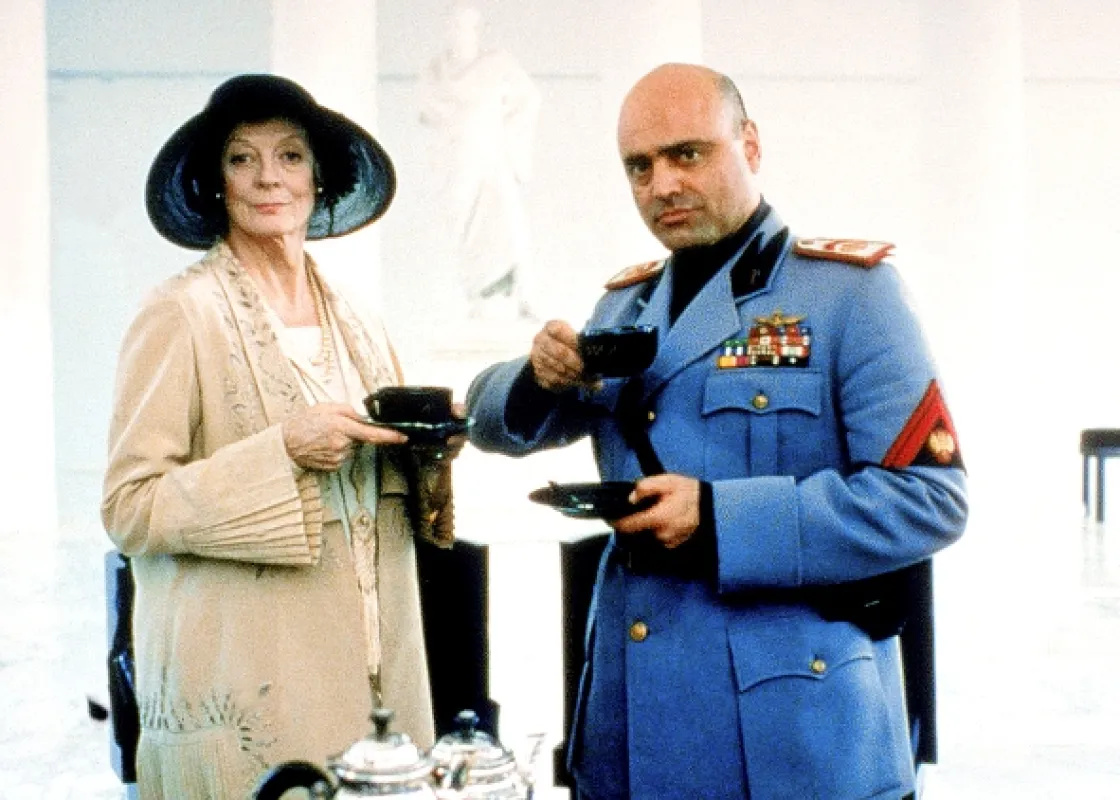 Čaj s Mussolinim (Tea with Mussolini), 1999 - fotogaléria