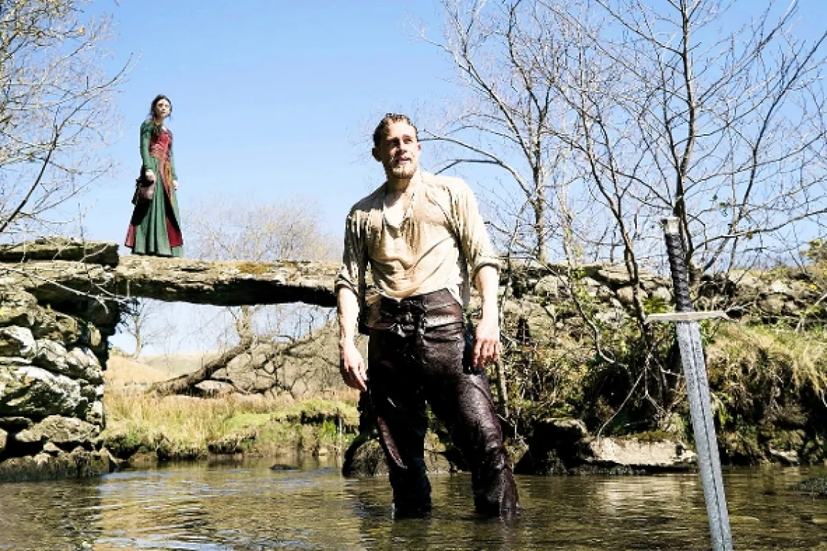 Kráľ Artuš: Legenda o meči (King Arthur: Legend of the Sword), 2017 - fotogaléria