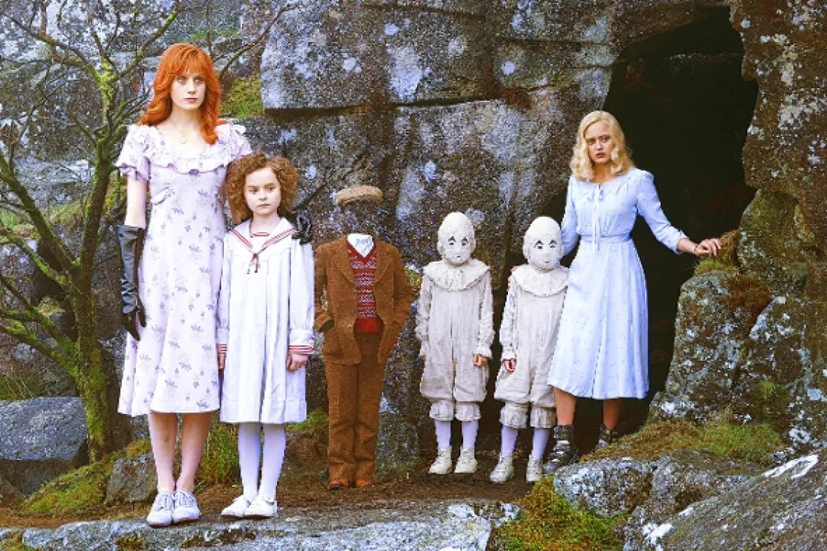Domov slečny Peregrinovej pre neobyčajné deti (Miss Peregrine 's Home for Peculiar Children), 2016 - fotogaléria