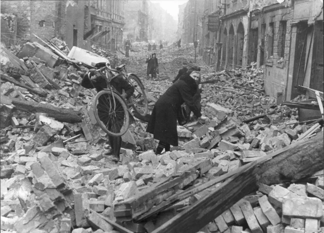 Berlín 1945 (Berlin 1945), 2020 - fotogaléria