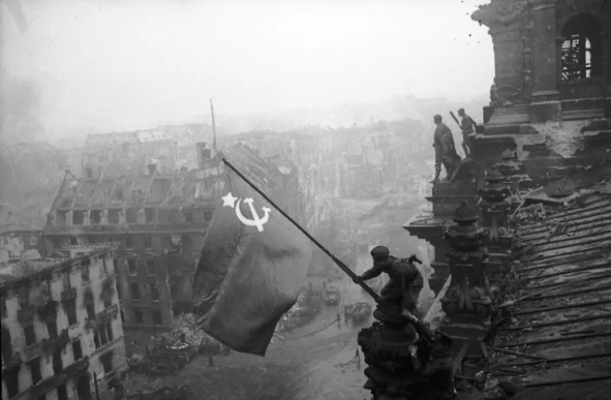 Berlín 1945 (Berlin 1945), 2020 - fotogaléria