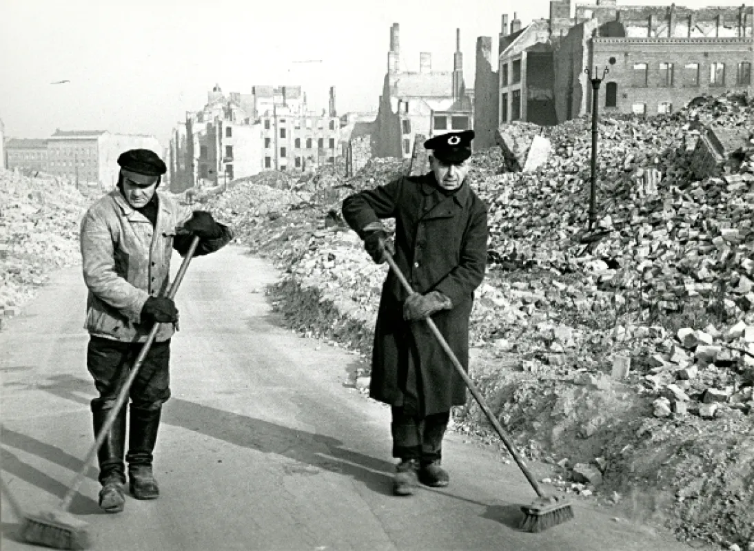 Berlín 1945 (Berlin 1945), 2020 - fotogaléria