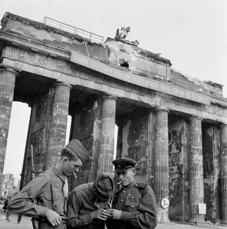 Berlín 1945 (Berlin 1945), 2020 - fotogaléria