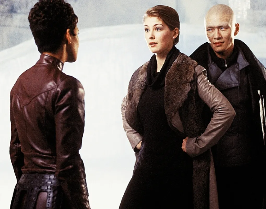 James Bond: Dnes neumieraj (Die Another Day) - fotogaléria