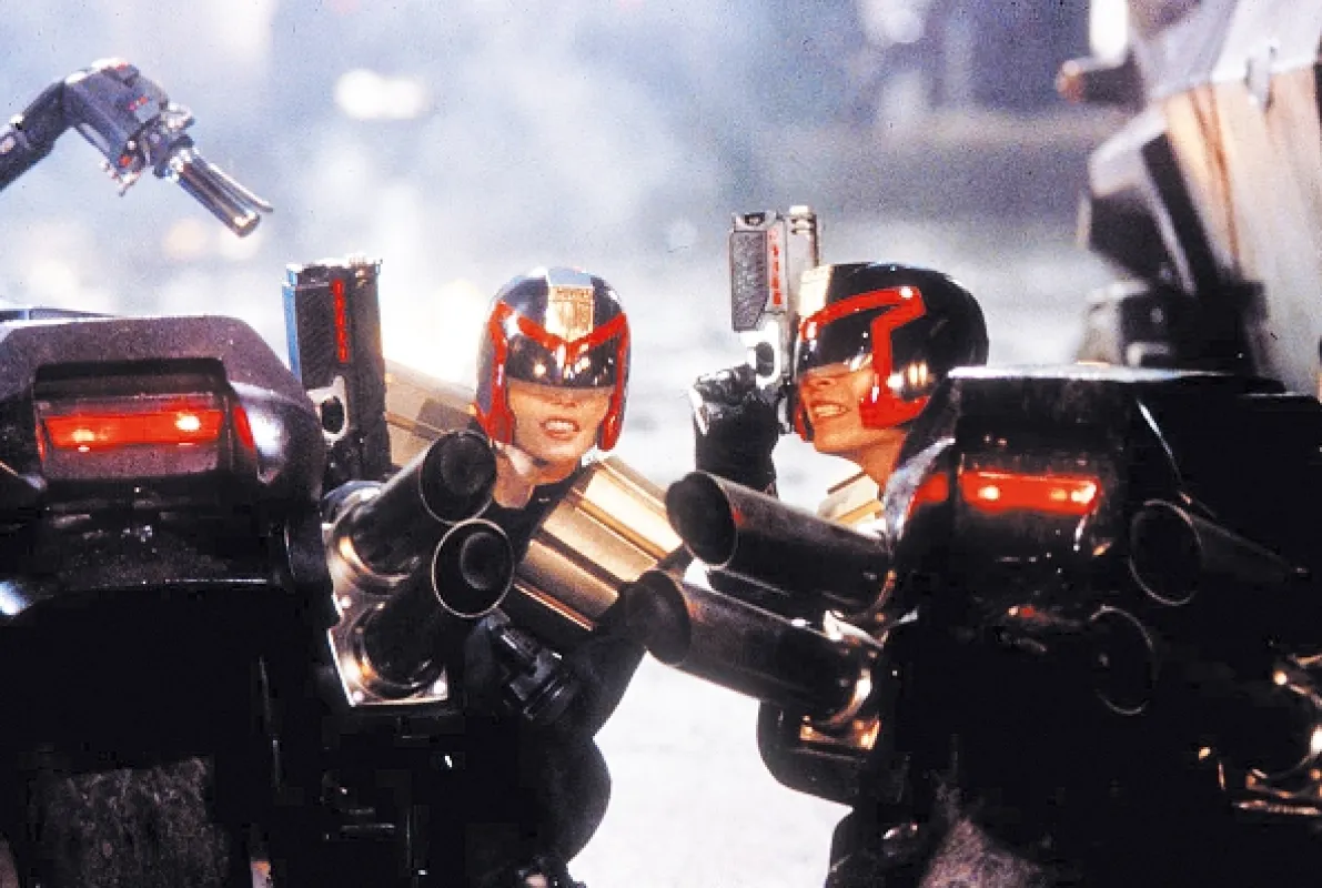 Soudce Dredd (Judge Dredd), 1995 - fotogaléria