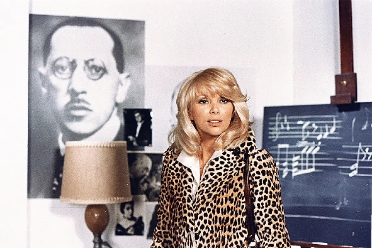 Velký blondýn s černou botou (The Tall Blond Man With One Black Shoe), 1972 - fotogaléria