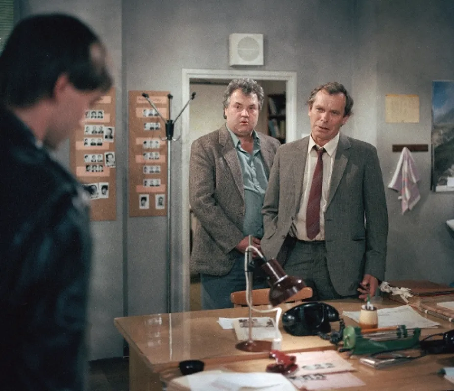 Prípady podporučíka Haniku (Případy podporučíka Haniky - Půlnoční vetřelec), 1989 - fotogaléria