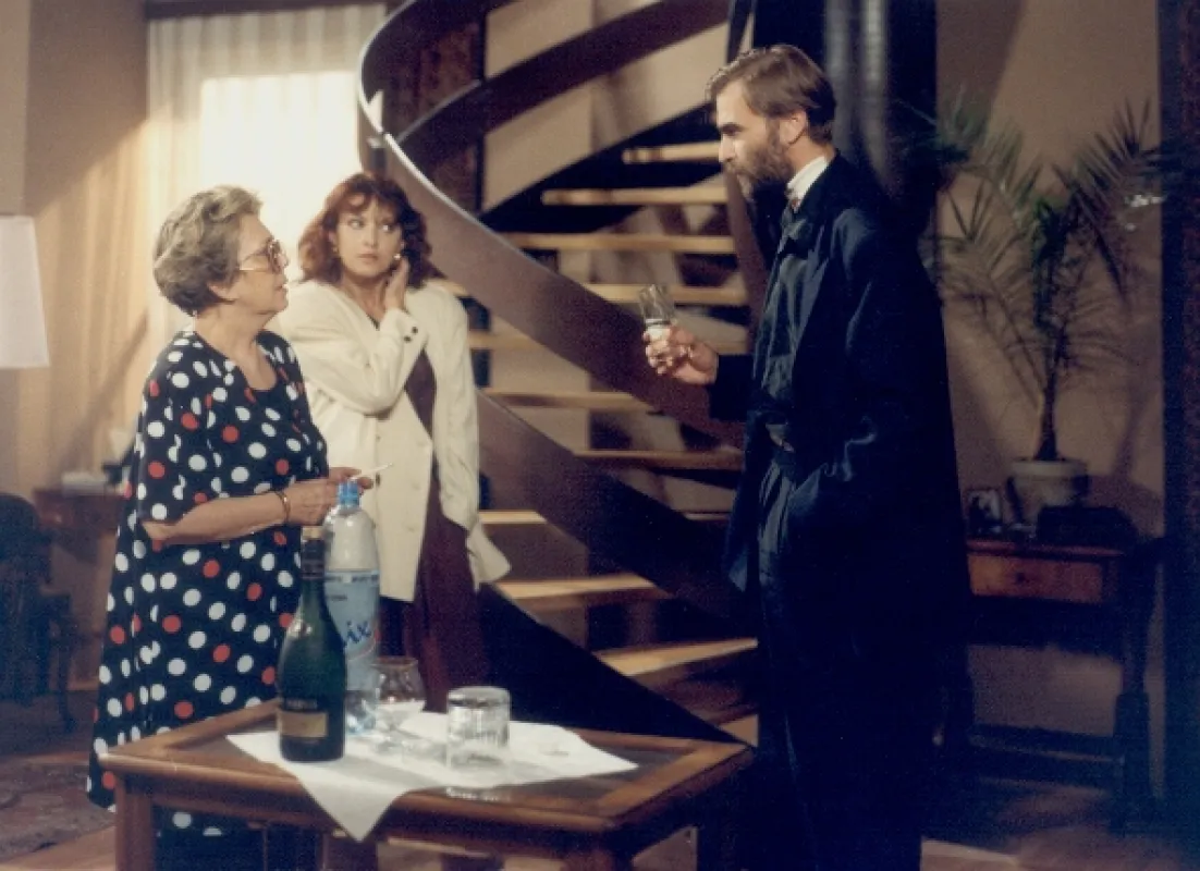Hříchy pro pátera Knoxe (Hříchy pro pátera Knoxe - Ruce s dlouhými prsty), 1992 - fotogaléria