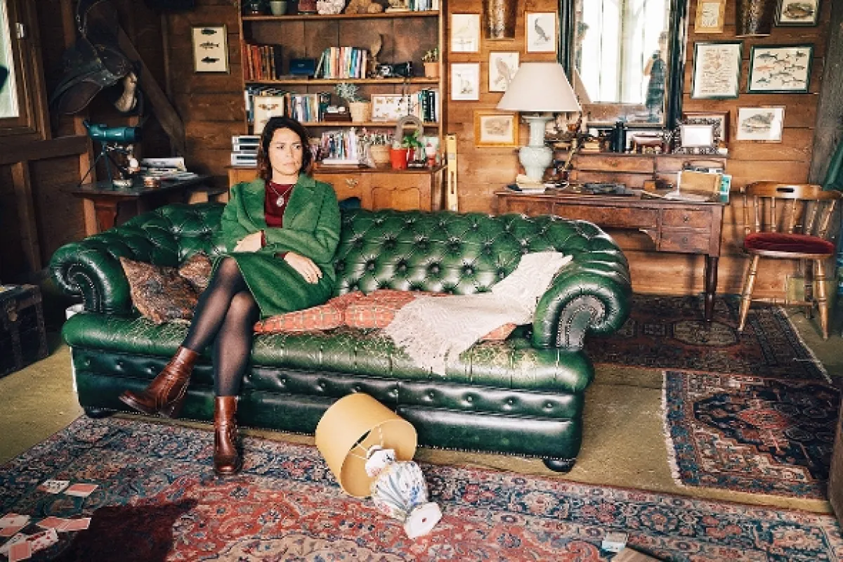 Slečna Holmesová (Mademoiselle Holmes), 2024 - fotogaléria