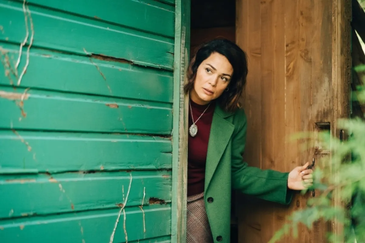 Slečna Holmesová (Mademoiselle Holmes), 2024 - fotogaléria