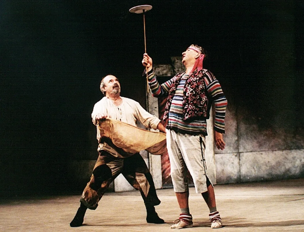 Sluha dvou pánů, 2000 - fotogaléria