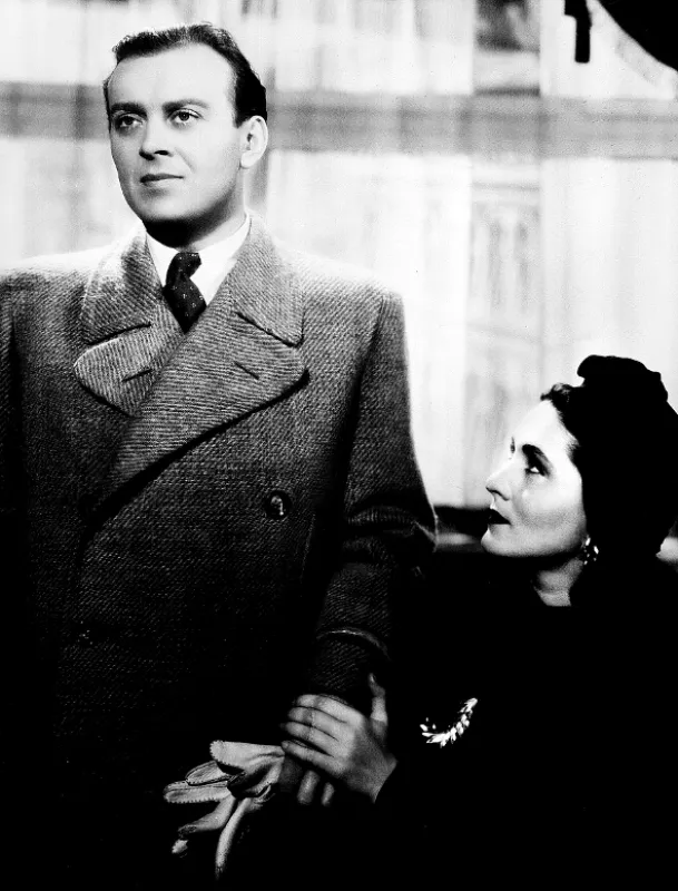 Okouzlená, 1942 - fotogaléria