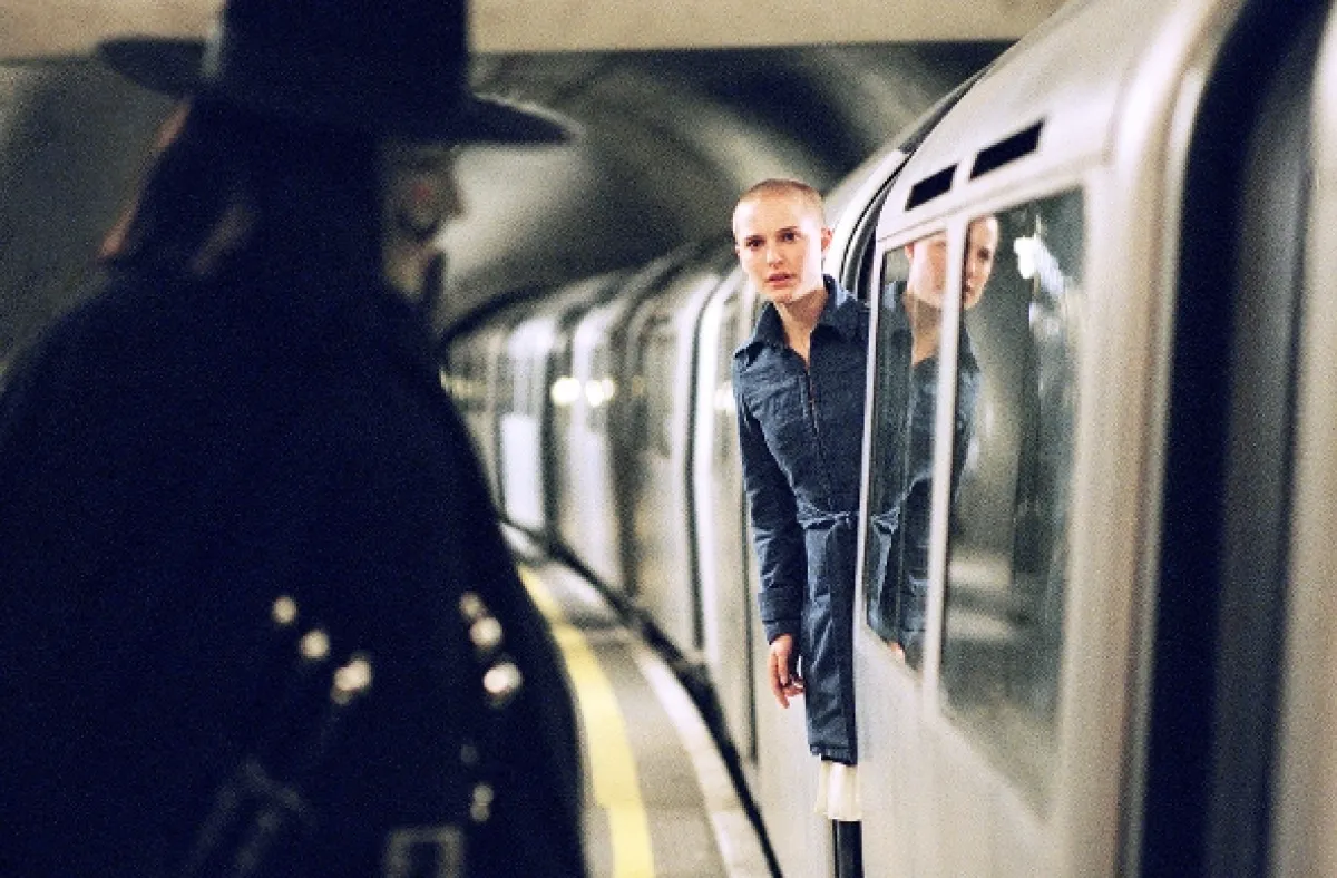 V ako Vendeta (V for Vendetta), 2005 - fotogaléria