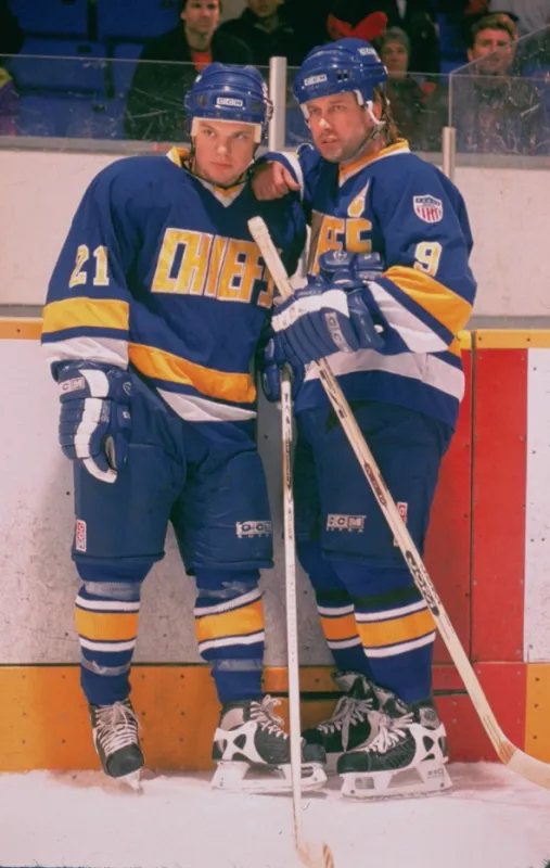Nakládačka 2: Zpátky na led (Slap Shot 2: Breaking The Ice), 2002 - fotogaléria