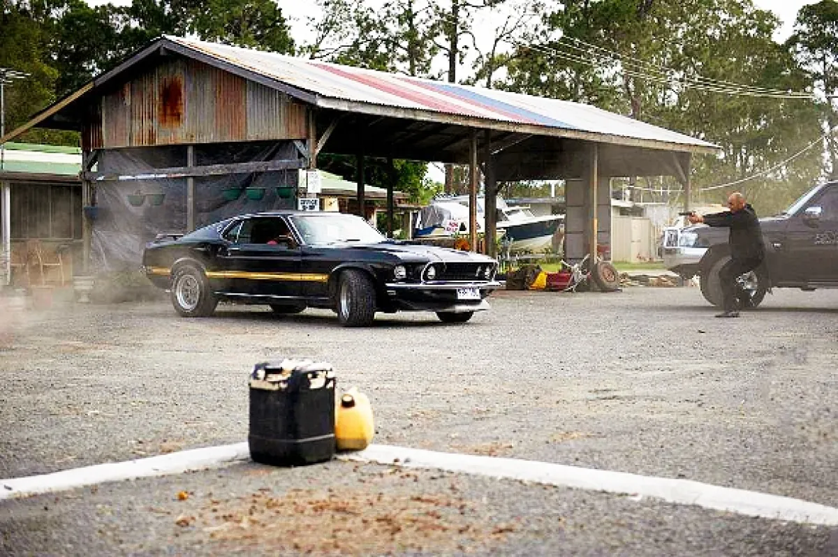 Sbal prachy a jeď (DRIVE HARD), 2014 - fotogaléria