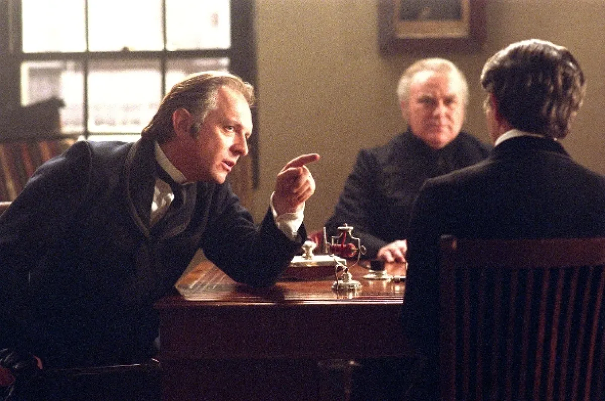 Vražedné miesta (Murder Rooms), 2001 - fotogaléria