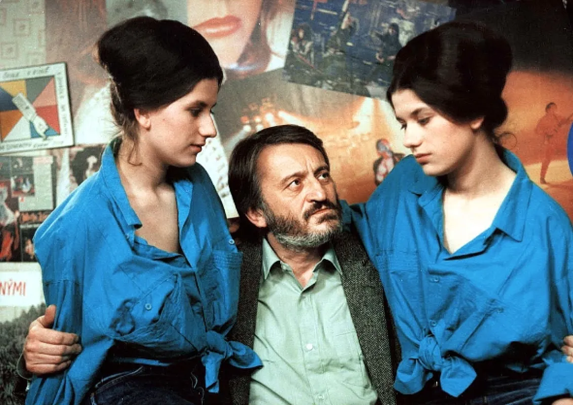 Vážení přátelé, ano (Yes, My Dear Friends!), 1989 - fotogaléria