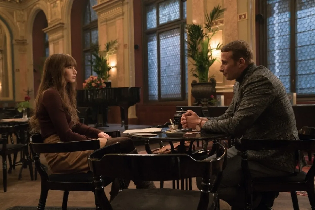 Rudá volavka (Red Sparrow), 2018 - fotogaléria