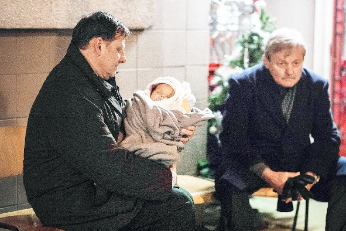 Policajti a nemluvňa, 2020 - fotogaléria