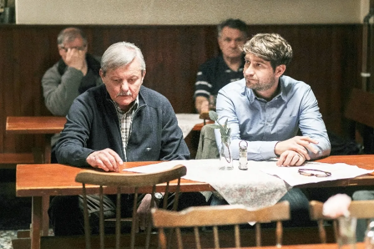Policajti a nemluvňa, 2020 - fotogaléria