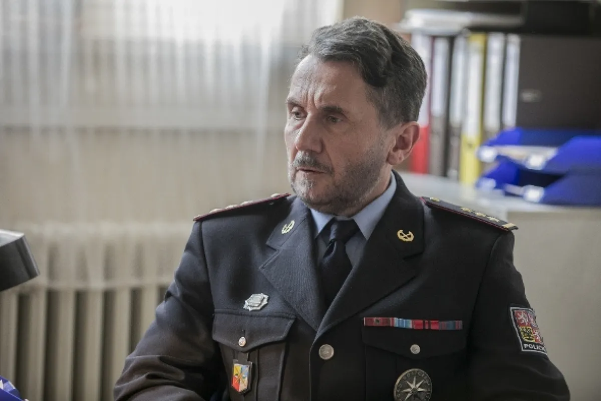 Policajti a nemluvňa, 2020 - fotogaléria