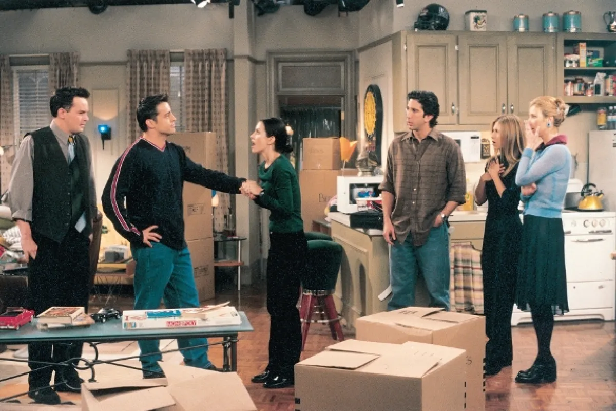 Přátelé (Friends V: The One Where Ross Moves In), 1998 - fotogaléria