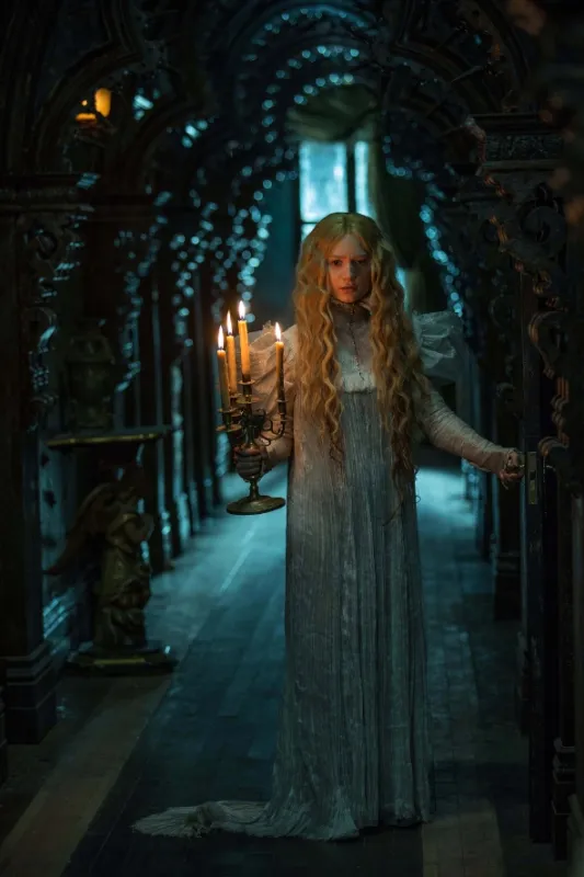 Purpurový vrch (Crimson Peak), 2015 - fotogaléria