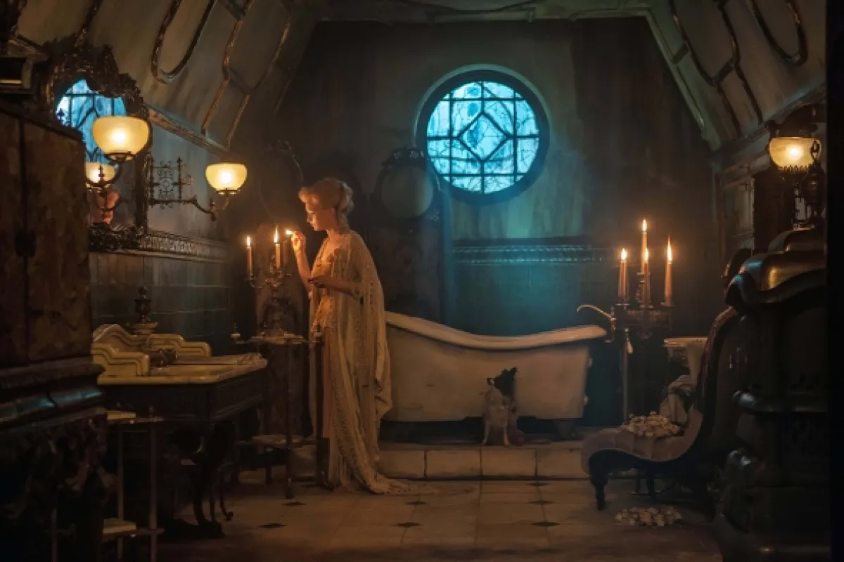 Purpurový vrch (Crimson Peak), 2015 - fotogaléria