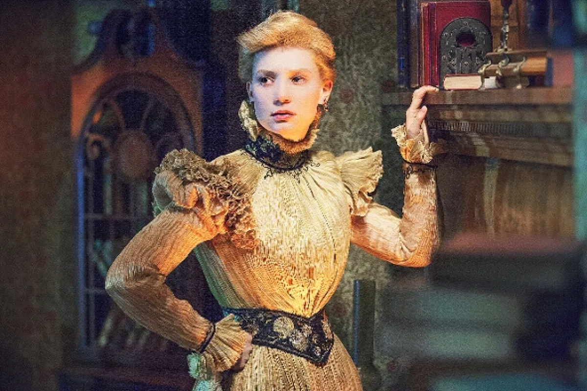 Purpurový vrch (Crimson Peak), 2015 - fotogaléria
