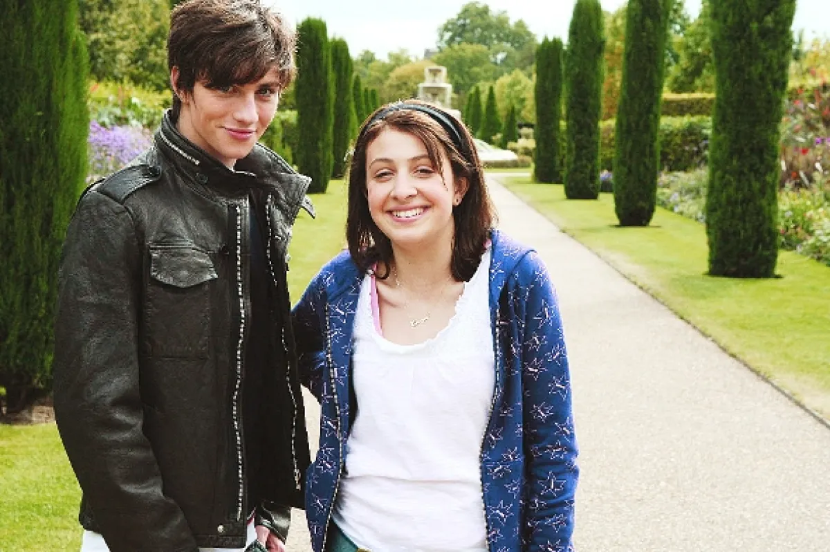 On je fakt božský! (Angus, Thongs and Perfect Snogging), 2008 - fotogaléria