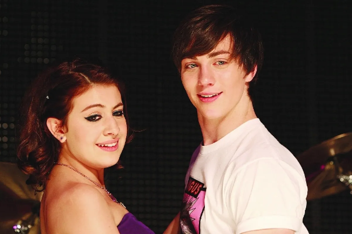 On je fakt božský! (Angus, Thongs and Perfect Snogging), 2008 - fotogaléria