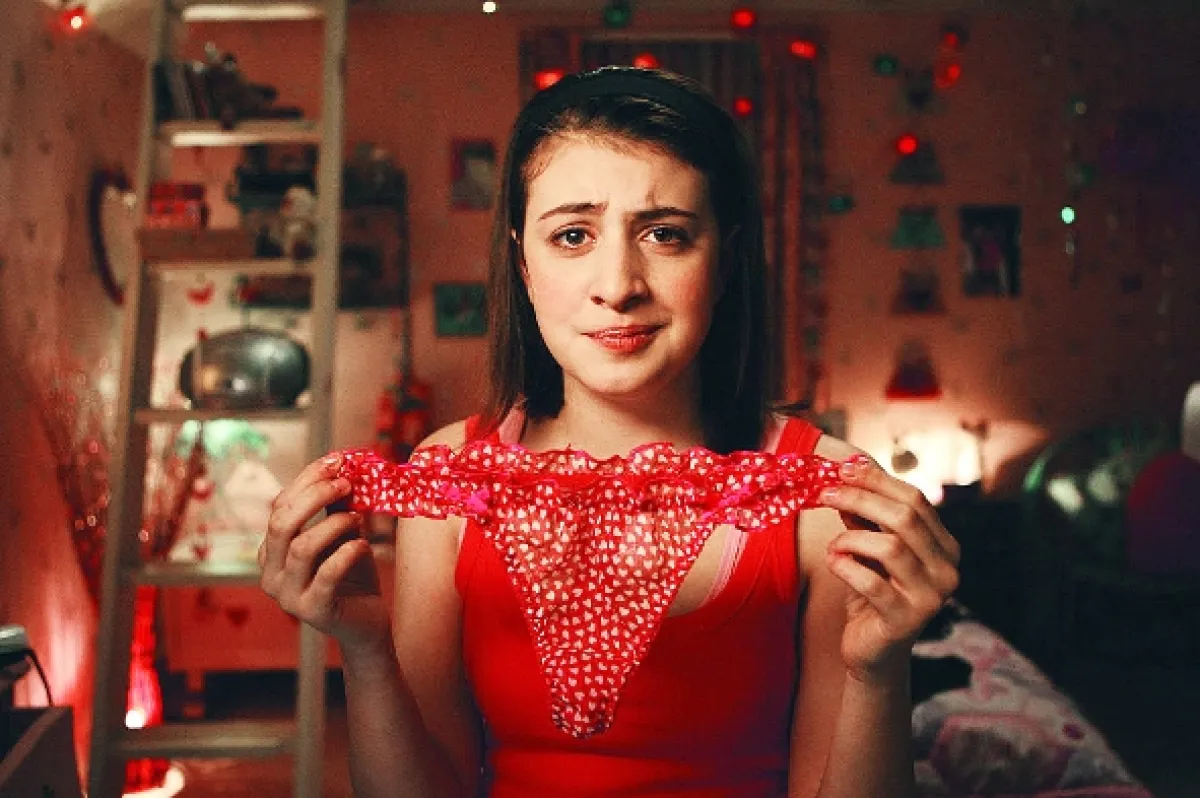 On je fakt božský! (Angus, Thongs and Perfect Snogging), 2008 - fotogaléria