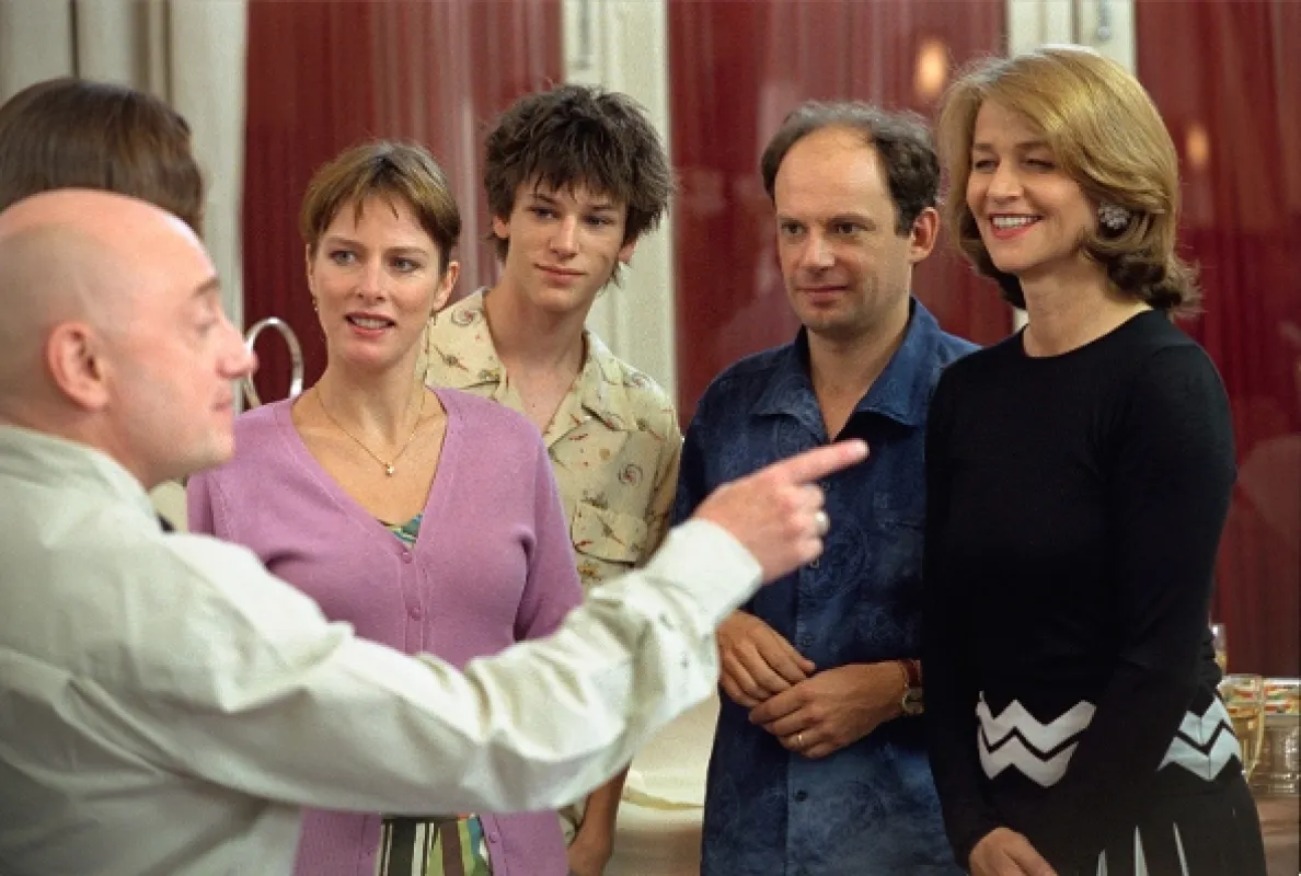 Líbejte se, s kým je libo (EMBRASSEZ QUI VOUZ VOUDREZ), 2002 - fotogaléria