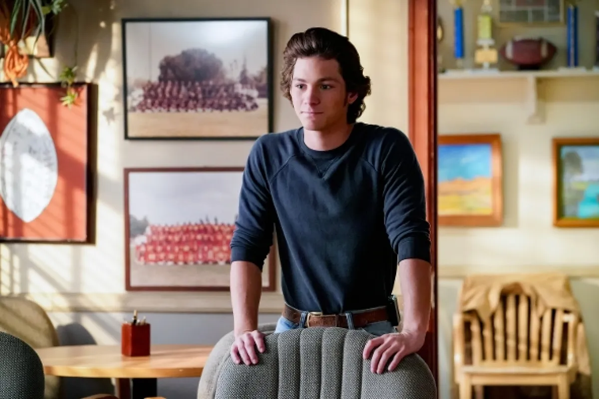 Malý Sheldon (Young Sheldon V: Potential Energy and Hooch on a Park Bench), 2021 - fotogaléria