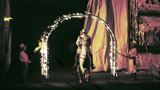 Buffalo Bill a indiáni aneb Lekce dějepisu Sedícího býka