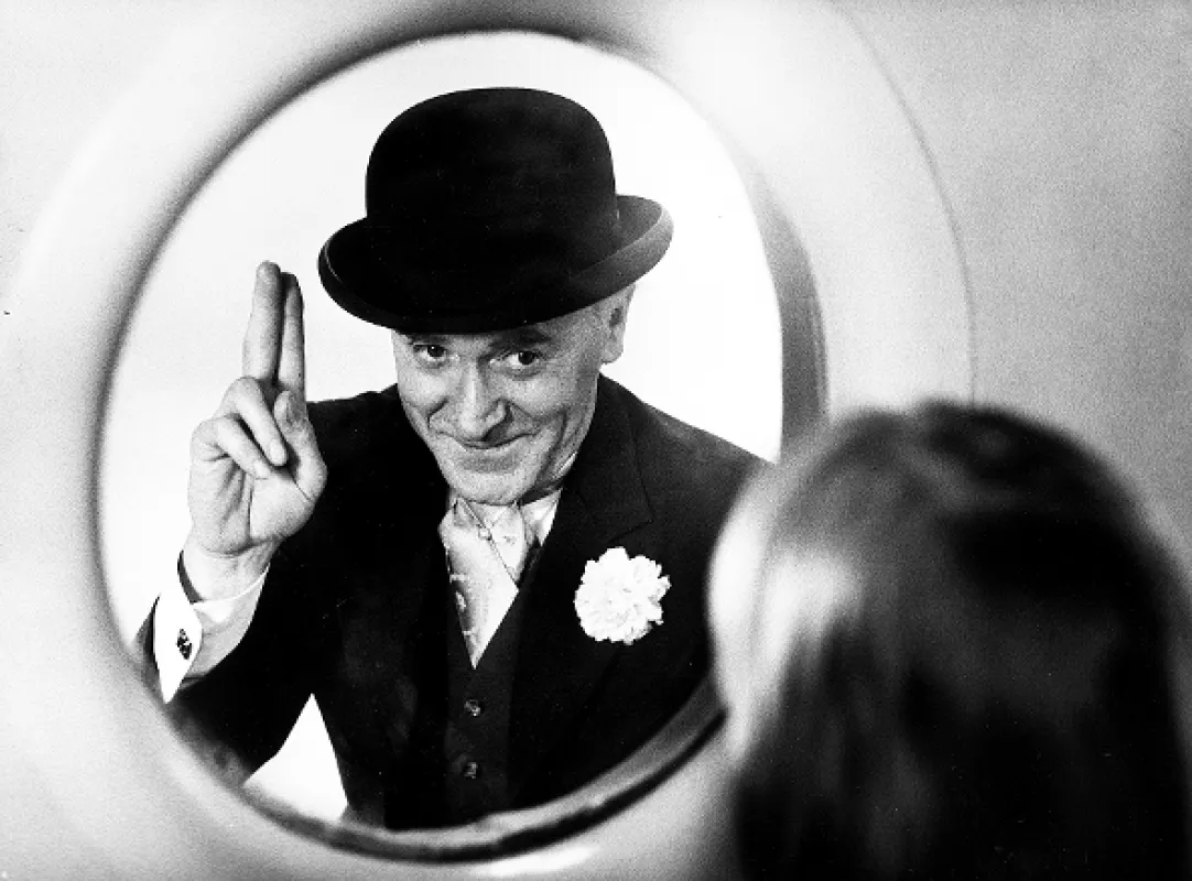 Poplach v oblacích (Mr. Tau in the Sky), 1979 - fotogaléria