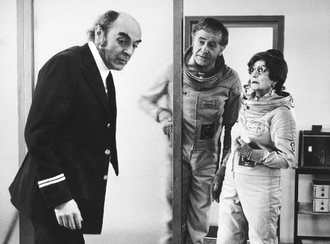 Zítra vstanu a opařím se čajem (Tomorrow, I Will Wake Up And Burn Myself With Tea), 1977 - fotogaléria