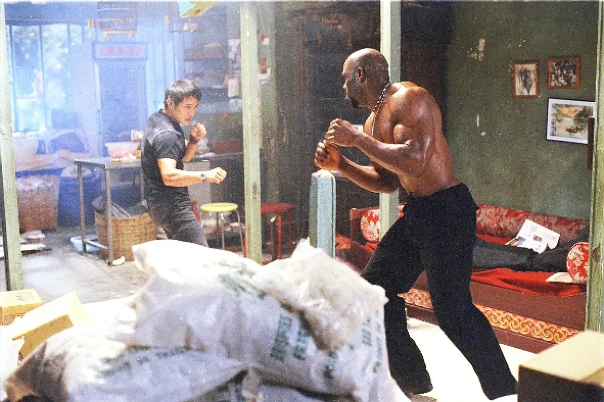Polibek draka (Kiss of the Dragon), 2001 - fotogaléria